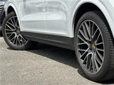 2018 Porsche Cayenne 4WD SUV for sale, Japanese used car export - photo 45 of 50 | GULJI TRADERS