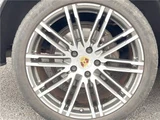 2018 Porsche Cayenne SUV for sale, Japanese used car export - photo 18 of 30 | GULJI TRADERS