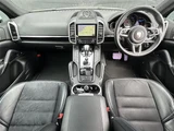 2018 Porsche Cayenne SUV for sale, Japanese used car export - photo 3 of 24 | GULJI TRADERS