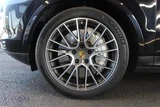 2018 Porsche Cayenne Sport SUV for sale, Japanese used car export - photo 29 of 30 | GULJI TRADERS