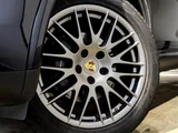 2018 Porsche Cayenne SUV for sale, Japanese used car export - photo 11 of 12 | GULJI TRADERS