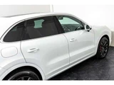 2019 Porsche Cayenne 3.0 4WD SUV for sale, Japanese used car export - photo 24 of 80 | GULJI TRADERS