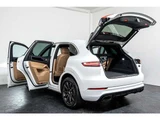 2019 Porsche Cayenne 3.0 4WD SUV for sale, Japanese used car export - photo 56 of 80 | GULJI TRADERS