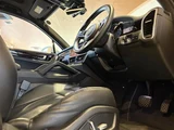 2019 Porsche Cayenne 4WD SUV for sale, Japanese used car export - photo 21 of 24 | GULJI TRADERS