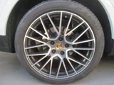 2019 Porsche Cayenne Base Sport SUV for sale, Japanese used car export - photo 22 of 24 | GULJI TRADERS