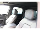 2019 Porsche Cayenne SUV for sale, Japanese used car export - photo 6 of 9 | GULJI TRADERS