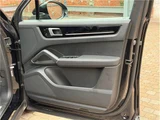 2020 Porsche Cayenne SUV for sale, Japanese used car export - photo 16 of 58 | GULJI TRADERS