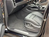 2020 Porsche Cayenne SUV for sale, Japanese used car export - photo 26 of 58 | GULJI TRADERS
