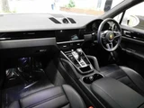 2021 Porsche Cayenne E- Hybrid SUV for sale, Japanese used car export - photo 5 of 9 | GULJI TRADERS