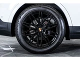 2024 Porsche Cayenne 3.0 4WD SUV for sale, Japanese used car export - photo 24 of 73 | GULJI TRADERS