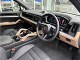 2024 Porsche Cayenne 3.0 4WD SUV for sale, Japanese used car export - photo 12 of 48 | GULJI TRADERS