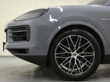 2024 Porsche Cayenne E- Hybrid SUV for sale, Japanese used car export - photo 3 of 7 | GULJI TRADERS