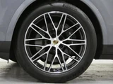 2024 Porsche Cayenne E- Hybrid SUV for sale, Japanese used car export - photo 4 of 7 | GULJI TRADERS
