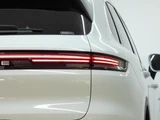 2024 Porsche Cayenne E- Hybrid SUV for sale, Japanese used car export - photo 4 of 9 | GULJI TRADERS