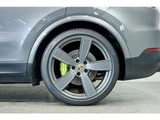 2020 Porsche Cayenne Coupe E Hybrid 4WD SUV for sale, Japanese used car export - photo 10 of 41 | GULJI TRADERS