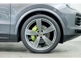 2020 Porsche Cayenne Coupe E Hybrid 4WD SUV for sale, Japanese used car export - photo 11 of 41 | GULJI TRADERS