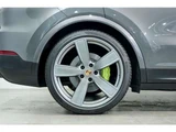 2020 Porsche Cayenne Coupe E Hybrid 4WD SUV for sale, Japanese used car export - photo 12 of 41 | GULJI TRADERS