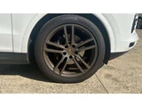 2020 Porsche Cayenne Coupe 3.0 4WD SUV for sale, Japanese used car export - photo 61 of 62 | GULJI TRADERS