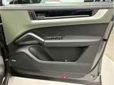 2023 Porsche Cayenne Coupe E- Hybrid SUV for sale, Japanese used car export - photo 23 of 80 | GULJI TRADERS