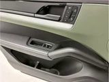 2023 Porsche Cayenne Coupe E- Hybrid SUV for sale, Japanese used car export - photo 48 of 80 | GULJI TRADERS