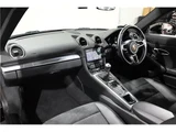 2018 Porsche Cayman Coupe for sale, Japanese used car export - photo 48 of 74 | GULJI TRADERS