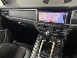 2021 Porsche Macan 4WD SUV for sale, Japanese used car export - photo 18 of 24 | GULJI TRADERS
