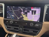 2022 Porsche Macan PDK 4WD SUV for sale, Japanese used car export - photo 26 of 47 | GULJI TRADERS