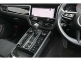 2023 Porsche Macan S SUV for sale, Japanese used car export - photo 12 of 16 | GULJI TRADERS