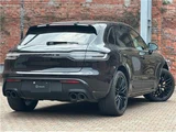 2024 Porsche Macan 4WD SUV for sale, Japanese used car export - photo 2 of 59 | GULJI TRADERS