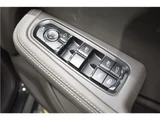 2024 Porsche Macan 4WD SUV for sale, Japanese used car export - photo 30 of 52 | GULJI TRADERS
