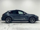 2025 Porsche Macan T 4WD SUV for sale, Japanese used car export - photo 19 of 24 | GULJI TRADERS