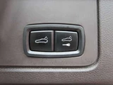 2014 Porsche Panamera Turbo PDK 4WD Sedan for sale, Japanese used car export - photo 34 of 48 | GULJI TRADERS