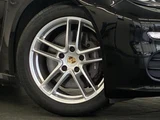 2015 Porsche Panamera V6 Sedan for sale, Japanese used car export - photo 6 of 9 | GULJI TRADERS