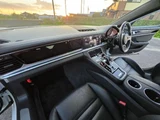 2017 Porsche Panamera 3.0 PDK Sedan for sale, Japanese used car export - photo 19 of 72 | GULJI TRADERS