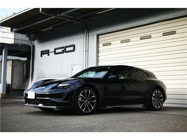 2023 Porsche Taycan Cross Turismo Turbo - photo 1 2023 Porsche Taycan Cross Turismo Turbo Sedan for sale, Japanese used car export - photo 1 of 40 | GULJI TRADERS