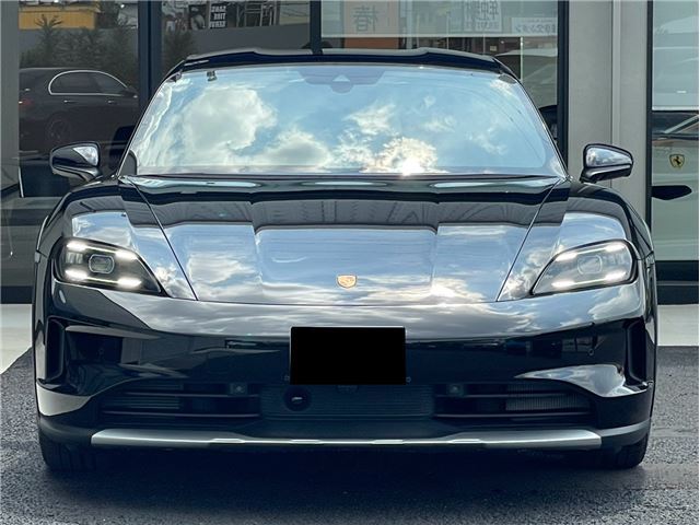 2025 Porsche Taycan Cross Turismo - photo 1 2025 Porsche Taycan Cross Turismo Sedan for sale, Japanese used car export - photo 1 of 47 | GULJI TRADERS