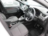 2025 Renault Captur Hybrid Sedan for sale, Japanese used car export - photo 33 of 46 | GULJI TRADERS