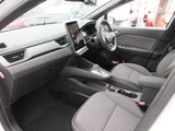2025 Renault Captur Hybrid Sedan for sale, Japanese used car export - photo 35 of 46 | GULJI TRADERS