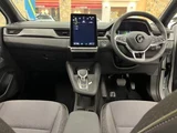 2026 Renault Captur Hybrid Sedan for sale, Japanese used car export - photo 3 of 9 | GULJI TRADERS