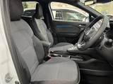 2026 Renault Captur Hybrid Sedan for sale, Japanese used car export - photo 4 of 9 | GULJI TRADERS