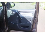2014 Renault Kangoo Van for sale, Japanese used car export - photo 32 of 69 | GULJI TRADERS