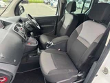 2017 Renault Kangoo EDC Bluetooth Van for sale, Japanese used car export - photo 36 of 56 | GULJI TRADERS