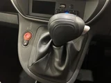 2018 Renault Kangoo Van for sale, Japanese used car export - photo 18 of 22 | GULJI TRADERS