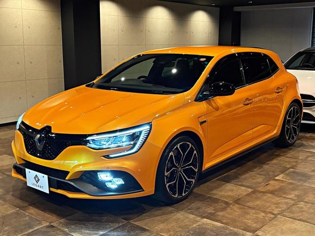 2022 Renault Megane - photo 1 2022 Renault Megane Sedan for sale, Japanese used car export - photo 1 of 20 | GULJI TRADERS