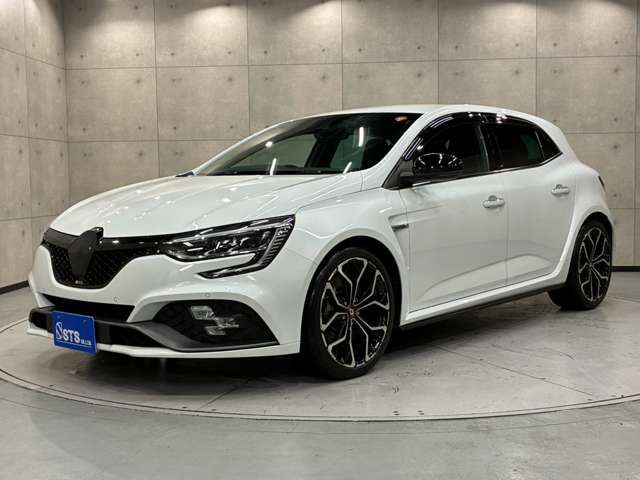 2022 Renault Megane - photo 1 2022 Renault Megane Sedan for sale, Japanese used car export - photo 1 of 68 | GULJI TRADERS