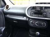 2018 Renault Twingo GT Coupe for sale, Japanese used car export - photo 5 of 38 | GULJI TRADERS