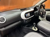 2020 Renault Twingo EDC Sedan for sale, Japanese used car export - photo 22 of 24 | GULJI TRADERS