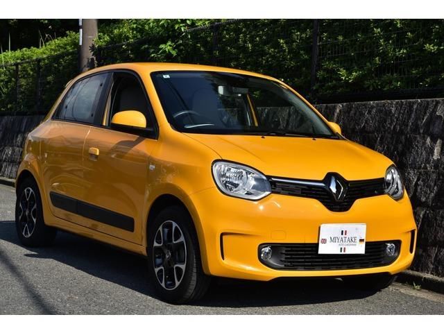 2020 Renault Twingo EDC Sedan for sale, Japanese used car export - photo 1 of 9 | GULJI TRADERS