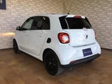 2017 Smart ForFour Turbo, black leather seats, panoramic gas White Sedan for sale, Japanese used car export - photo 6 of 9 | GULJI TRADERS