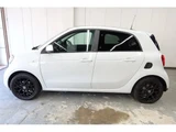 2017 Smart ForFour turbo White Sedan for sale, Japanese used car export - photo 3 of 9 | GULJI TRADERS
